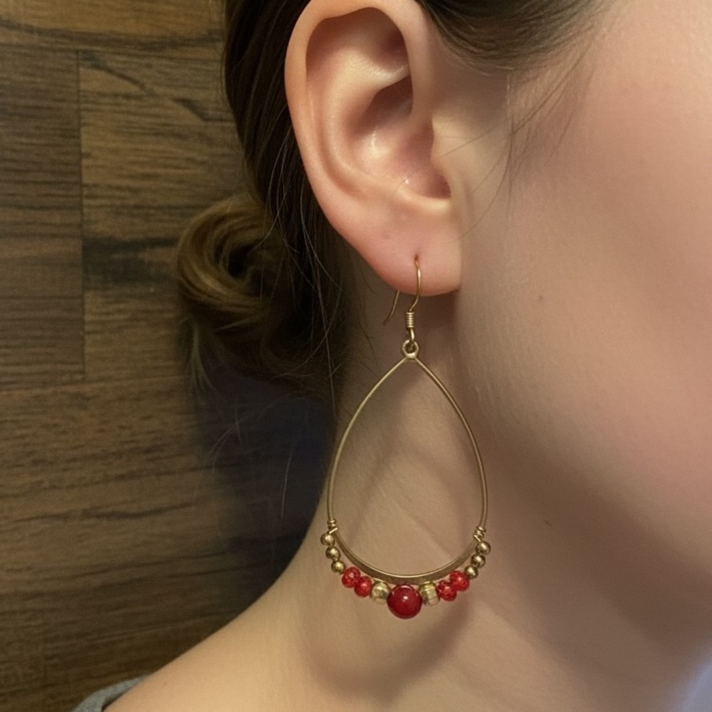 4/$23 - Pomina Gold Tone Teardrop Beaded Dangle Earrings. (BJ111)